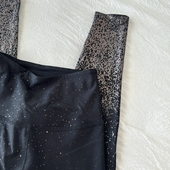 Beyond Yoga Black Alloy Ombre High Waisted Leggings - Picture 2 of 6